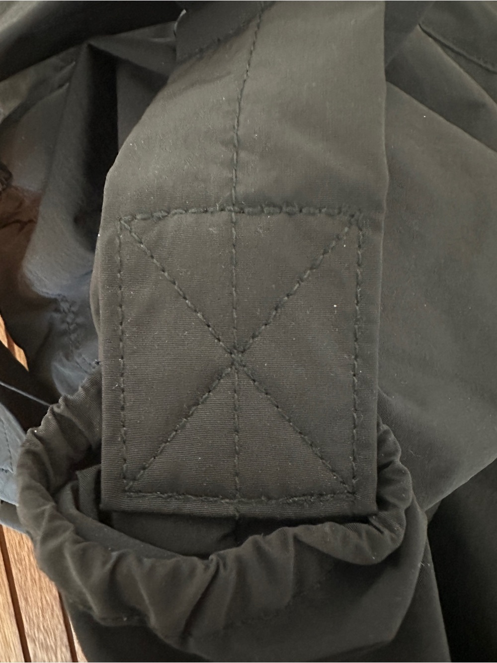 Uniqlo Drawstring Bag in Black - Picture 6 of 14